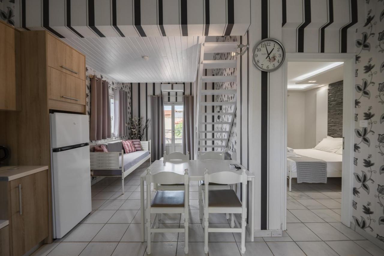 Potamaki Studios&Apartments Stoupa Bagian luar foto