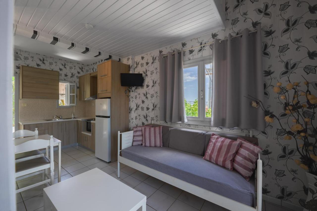 Potamaki Studios&Apartments Stoupa Bagian luar foto