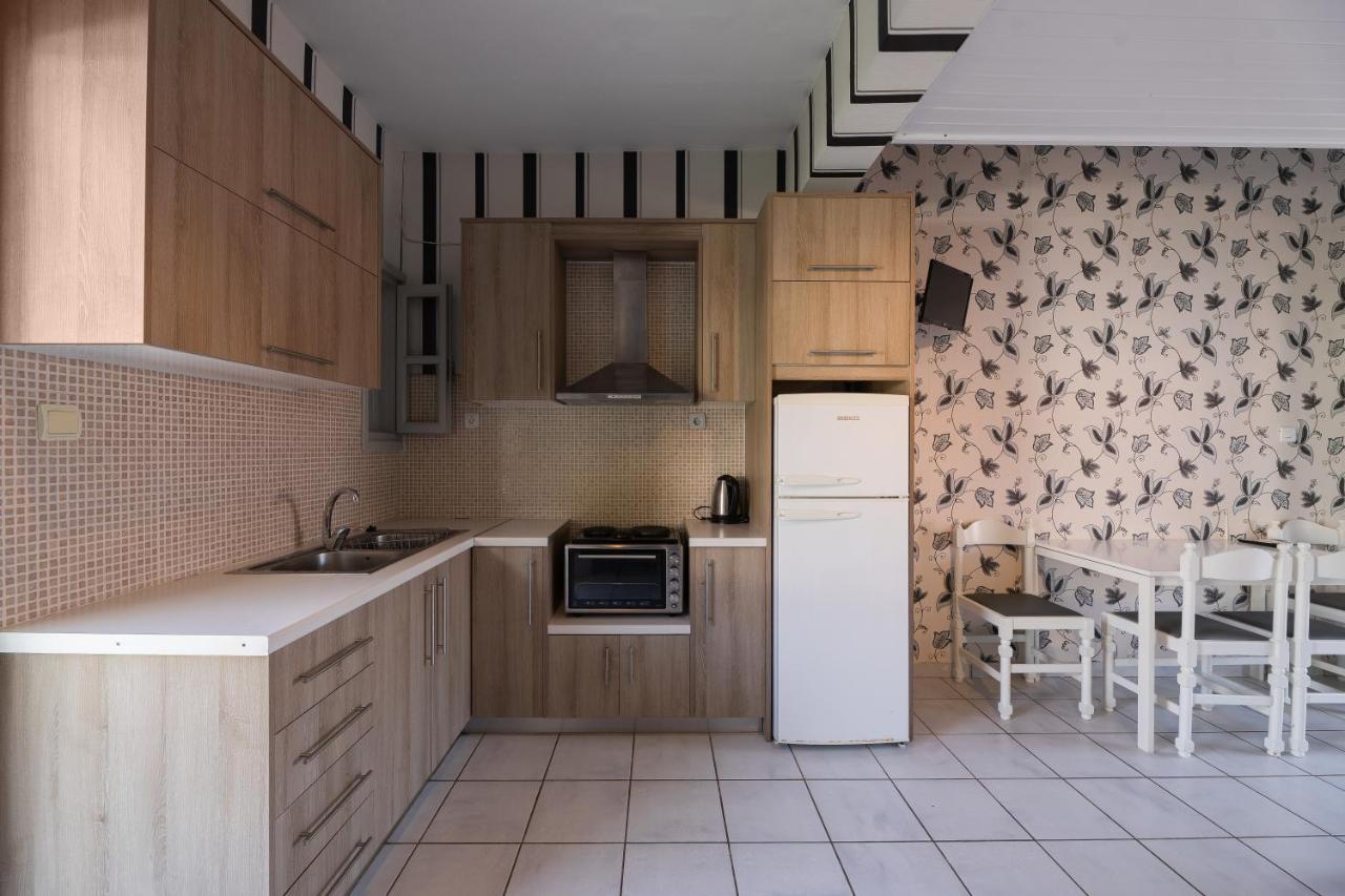 Potamaki Studios&Apartments Stoupa Bagian luar foto