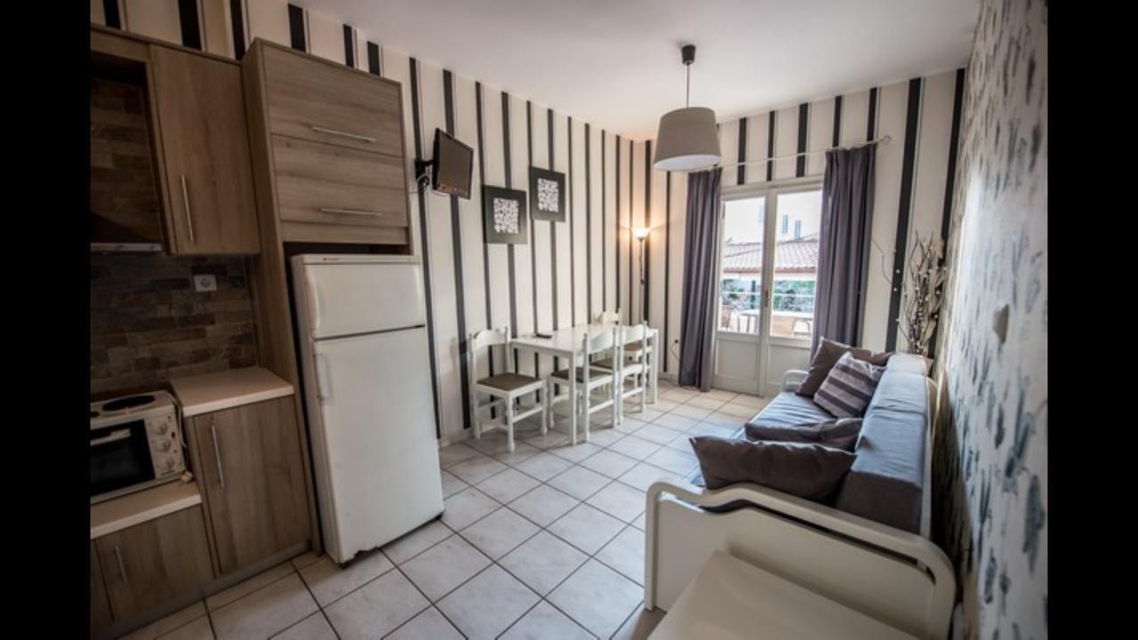 Potamaki Studios&Apartments Stoupa Bagian luar foto